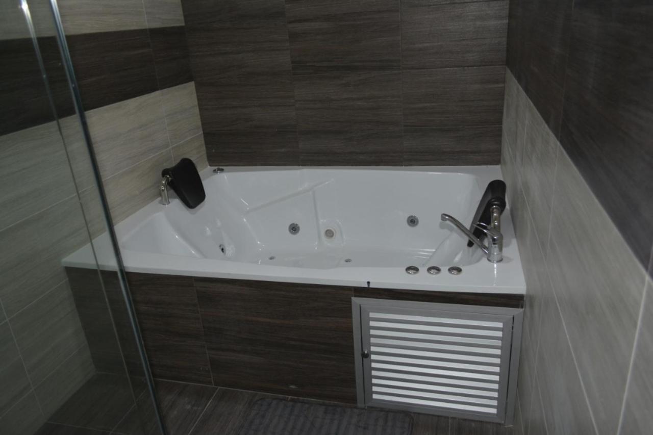 Hotel Prestigio Jc Sogamoso Bagian luar foto